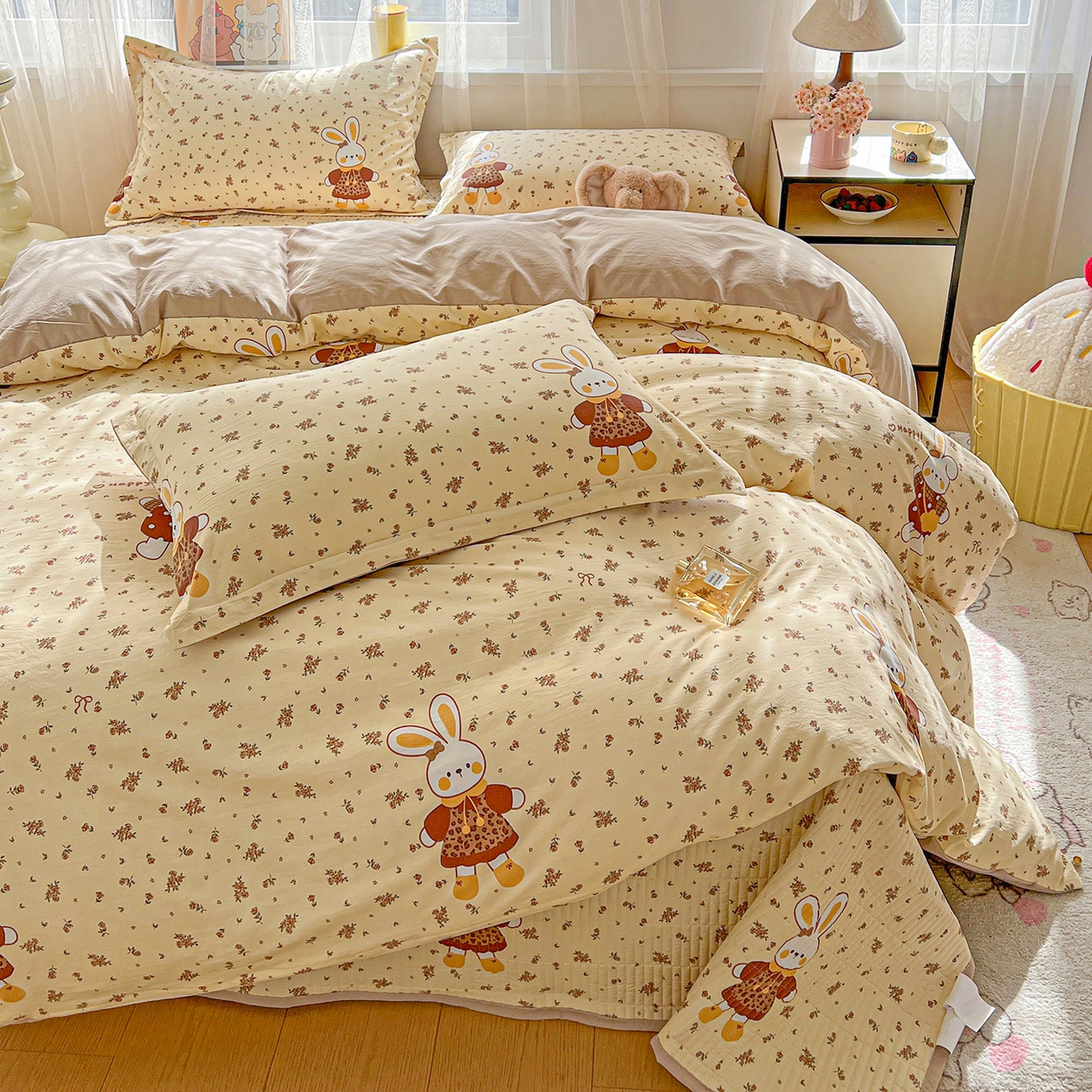 91家纺网 家纺一手货源 找家纺 仟网汇 2026新款亲肤舒适仿棉印花床盖四件套 萌萌兔