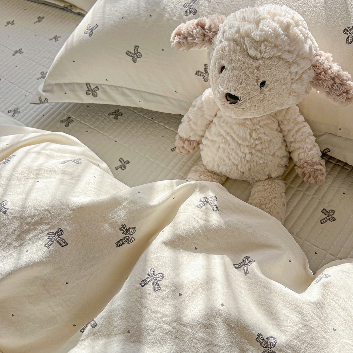 91家纺网 家纺一手货源 找家纺 仟网汇 2026新款亲肤舒适仿棉印花床盖四件套 梦幻灰