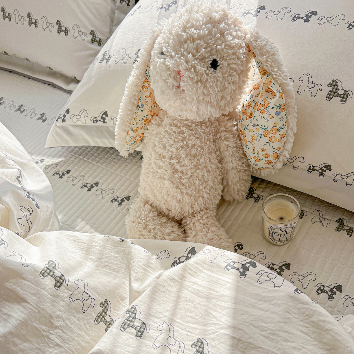 91家纺网 家纺一手货源 找家纺 仟网汇 2026新款亲肤舒适仿棉印花床盖四件套 小木马