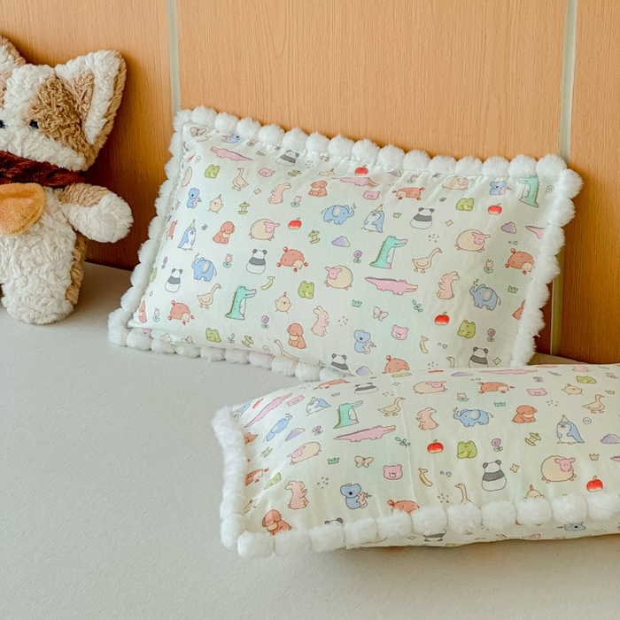 金丝鸟家纺 2026新款全棉双层纱毛球款枕套多规格儿童枕套 奇迹动物园 米