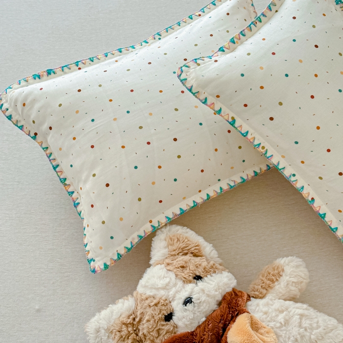 91家纺网 家纺一手货源 找家纺 （总）金丝鸟家纺 2026新款全棉双层纱贝壳边款枕套多规格儿童枕套