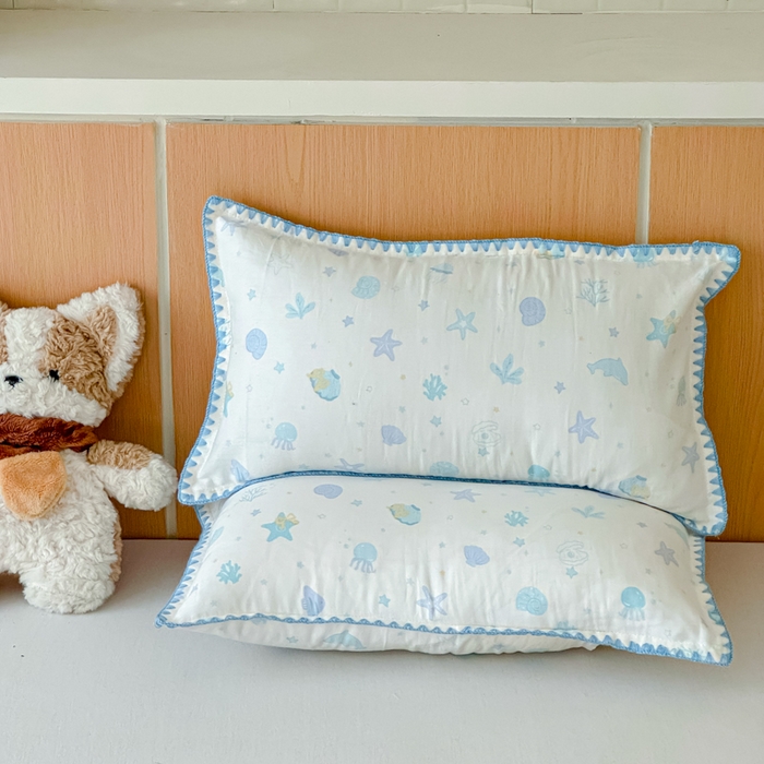 91家纺网 家纺一手货源 找家纺 金丝鸟家纺 2026新款全棉双层纱贝壳边款枕套多规格儿童枕套 海底乐园 兰