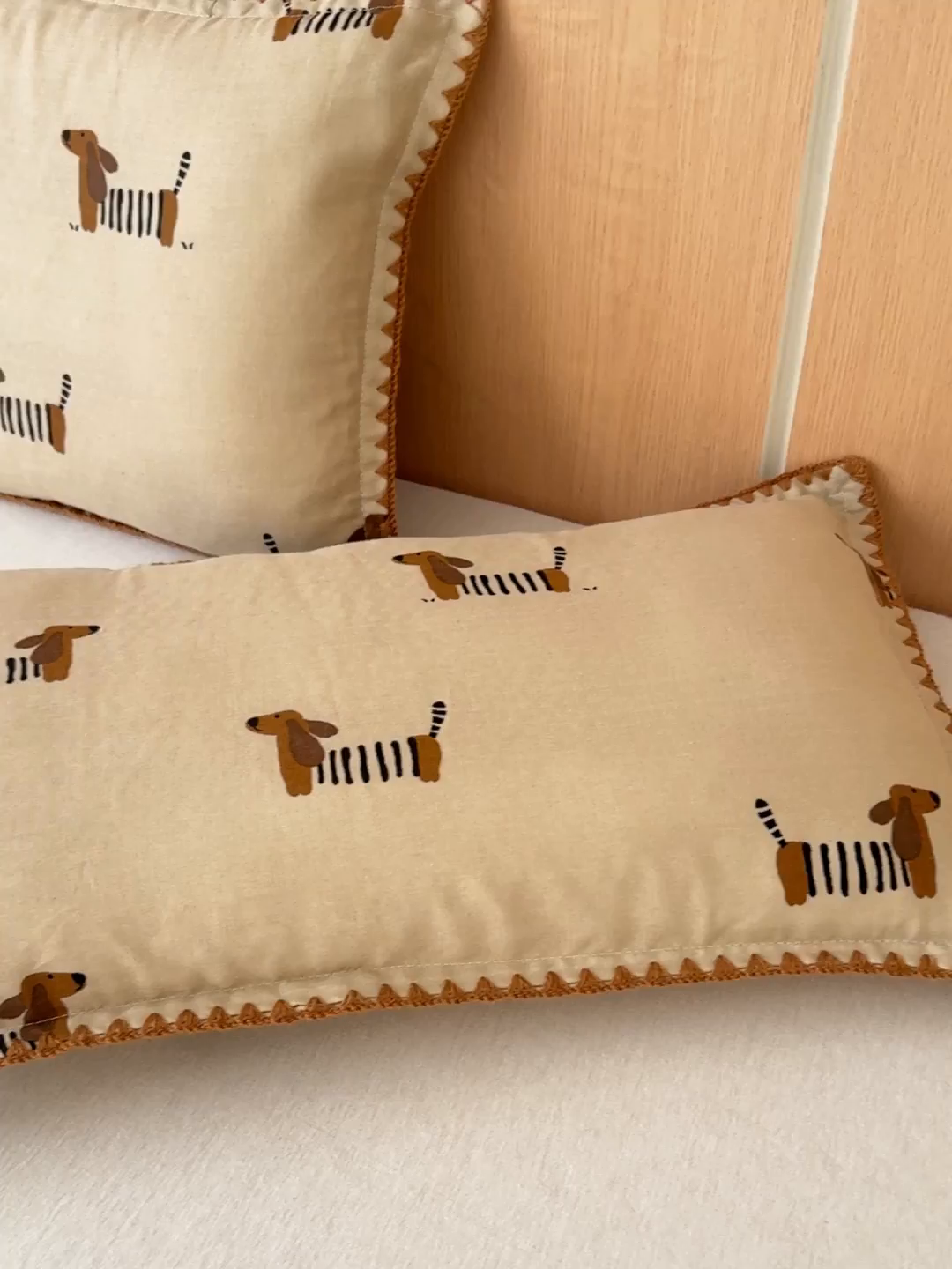 91家纺网 家纺一手货源 找家纺 金丝鸟家纺 2026新款全棉双层纱贝壳边款枕套多规格儿童枕套 拉条狗