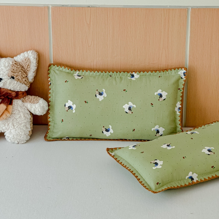 91家纺网 家纺一手货源 找家纺 金丝鸟家纺 2026新款全棉双层纱贝壳边款枕套多规格儿童枕套 帽子狗 绿