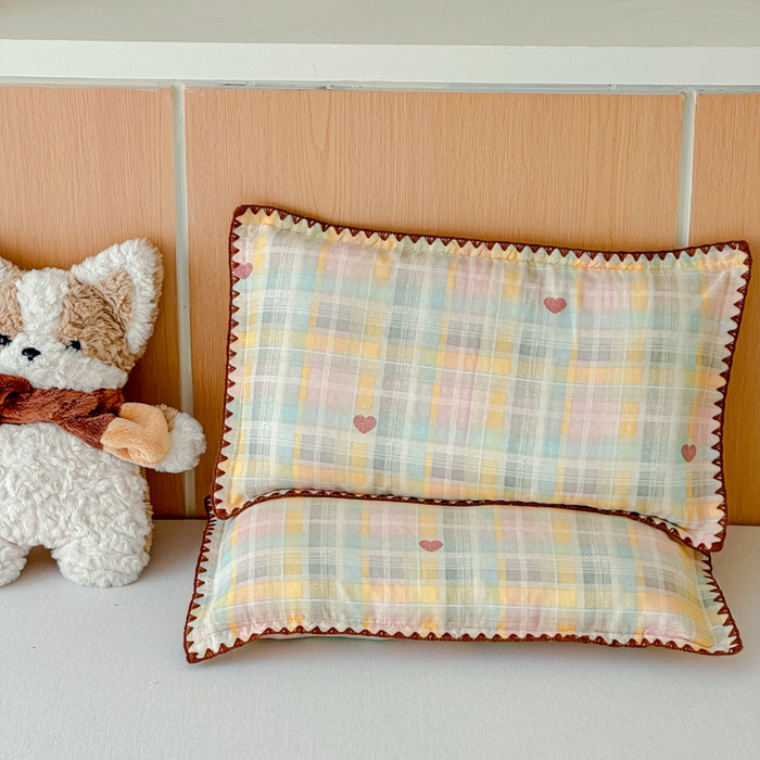 91家纺网 家纺一手货源 找家纺 金丝鸟家纺 2026新款全棉双层纱贝壳边款枕套多规格儿童枕套 七彩方格