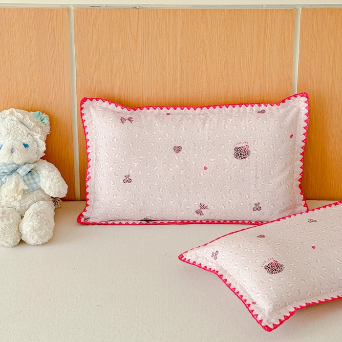 91家纺网 家纺一手货源 找家纺 金丝鸟家纺 2026新款全棉双层纱贝壳边款枕套多规格儿童枕套 千禧少女 粉