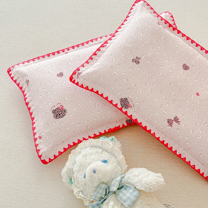 91家纺网 家纺一手货源 找家纺 金丝鸟家纺 2026新款全棉双层纱贝壳边款枕套多规格儿童枕套 千禧少女 粉