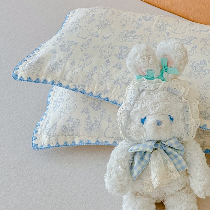 91家纺网 家纺一手货源 找家纺 金丝鸟家纺 2026新款全棉双层纱贝壳边款枕套多规格儿童枕套 芋泥兔兔 兰