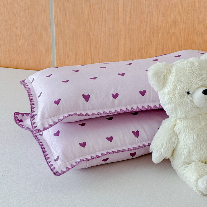 91家纺网 家纺一手货源 找家纺 金丝鸟家纺 2026新款全棉双层纱贝壳边款枕套多规格儿童枕套 紫色心情