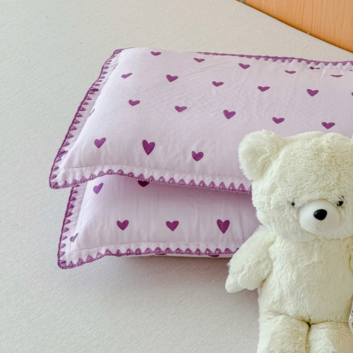 91家纺网 家纺一手货源 找家纺 金丝鸟家纺 2026新款全棉双层纱贝壳边款枕套多规格儿童枕套 紫色心情