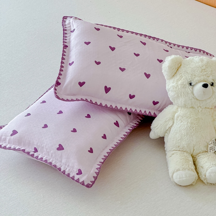 91家纺网 家纺一手货源 找家纺 金丝鸟家纺 2026新款全棉双层纱贝壳边款枕套多规格儿童枕套 紫色心情