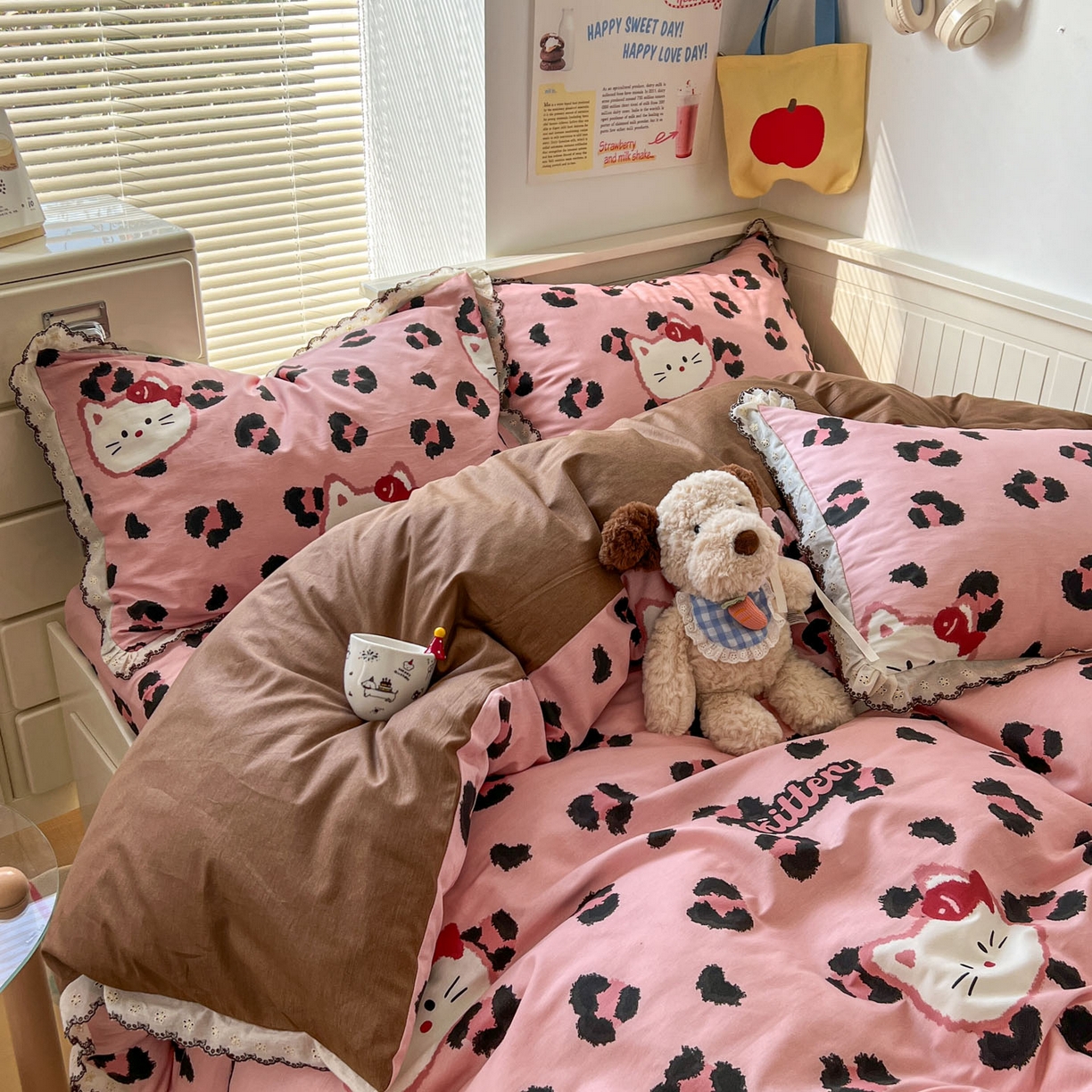 91家纺网 家纺一手货源 找家纺 希诺家居 2025新款费尔岛风全棉纯棉四件套韩式小清新花边四件套 千禧喵-粉