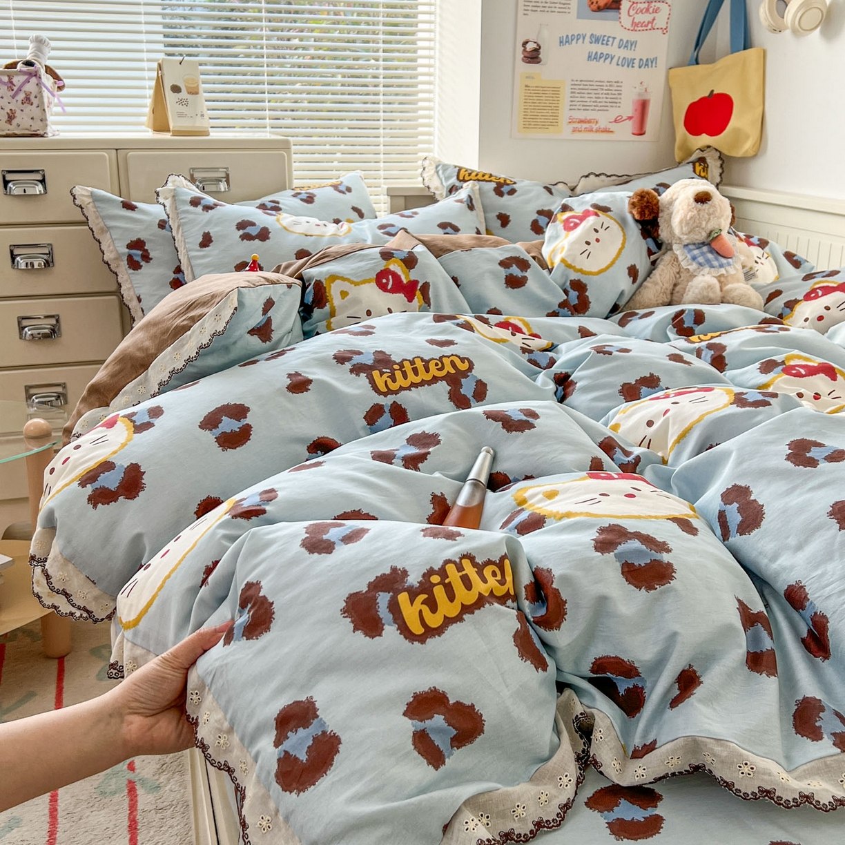 91家纺网 家纺一手货源 找家纺 希诺家居 2025新款费尔岛风全棉纯棉四件套韩式小清新花边四件套 千禧喵-蓝