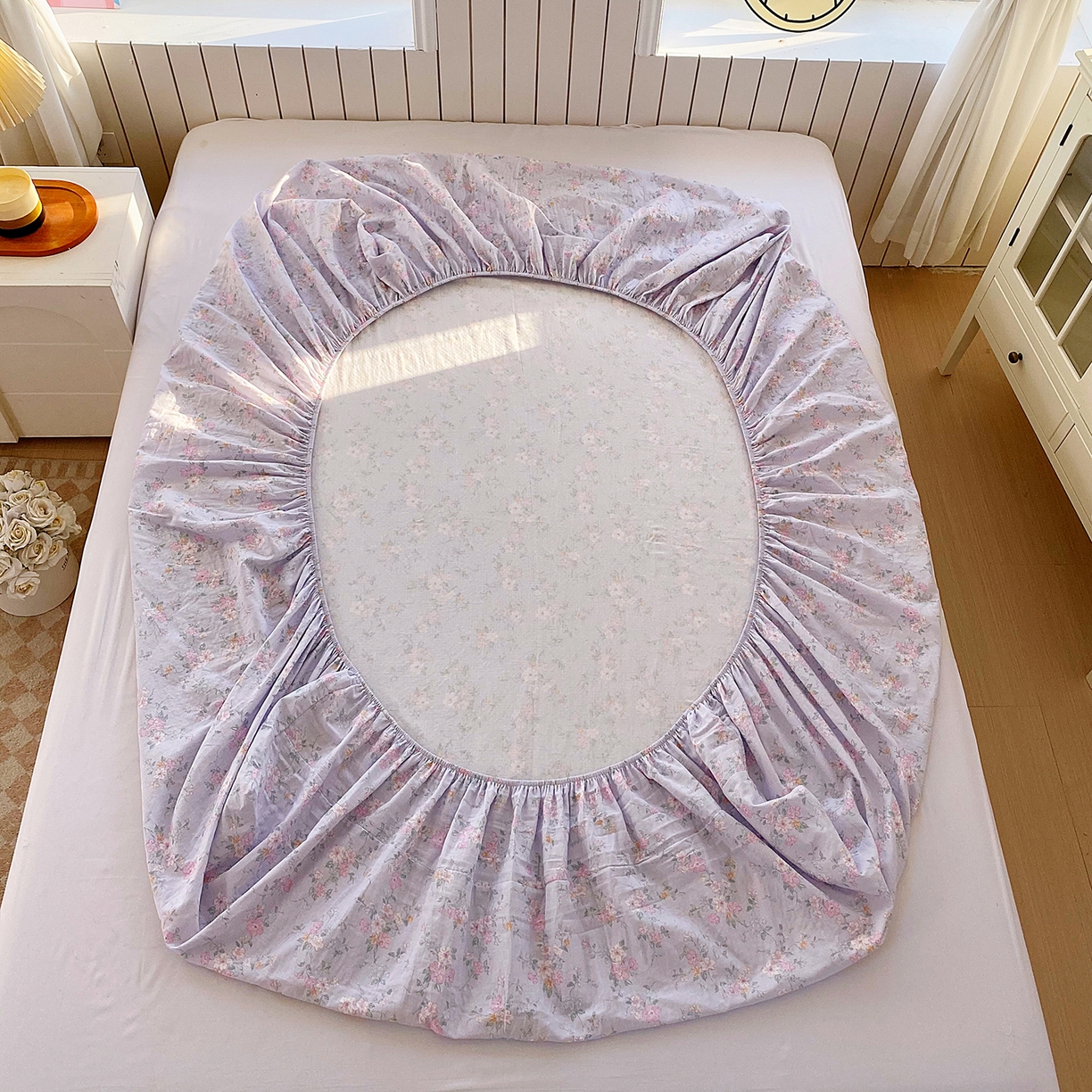 91家纺网 家纺一手货源 找家纺 春皖家纺 2026新款A类全棉有氧双层纱印花四件套单品系列-单床笠 雾色里德