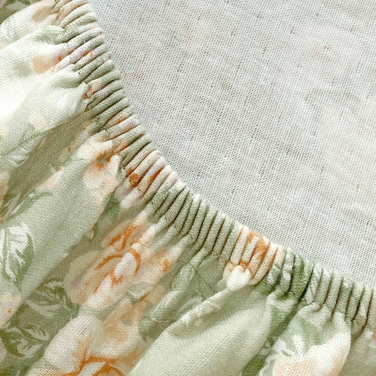 91家纺网 家纺一手货源 找家纺 春皖家纺 2026新款A类全棉有氧双层纱印花四件套单品系列-单床笠 青茵