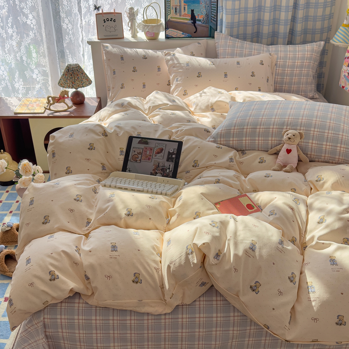 91家纺网 家纺一手货源 找家纺 希丞家居 2026新款博主风小清新仿棉云感纱床上四件套 抱抱熊