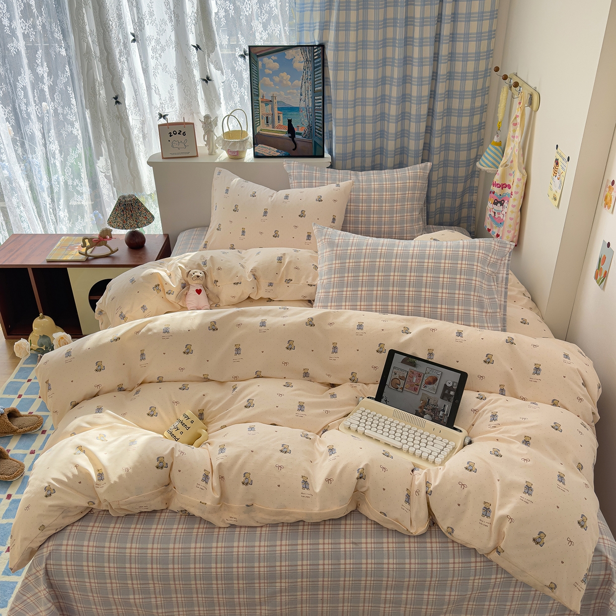 91家纺网 家纺一手货源 找家纺 希丞家居 2026新款博主风小清新仿棉云感纱床上四件套 抱抱熊