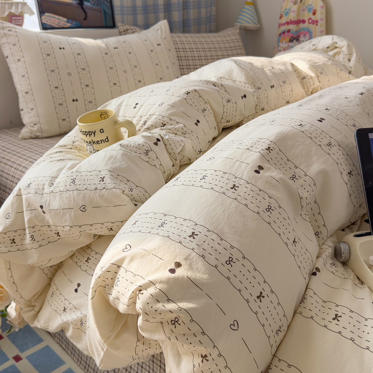 91家纺网 家纺一手货源 找家纺 希丞家居 2026新款博主风小清新仿棉云感纱床上四件套 多喜乐