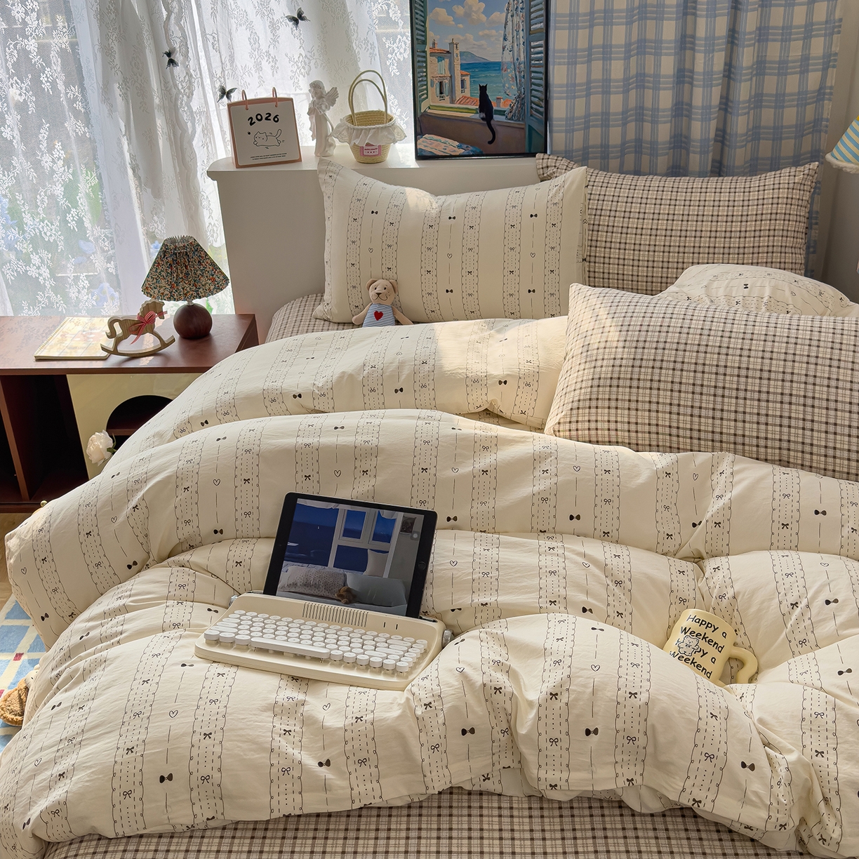 91家纺网 家纺一手货源 找家纺 希丞家居 2026新款博主风小清新仿棉云感纱床上四件套 多喜乐