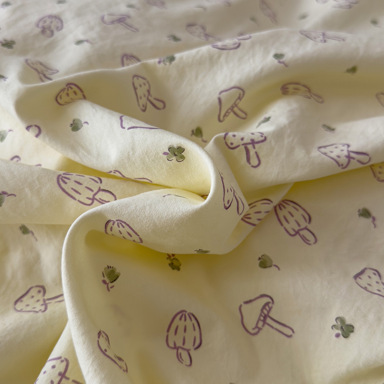 91家纺网 家纺一手货源 找家纺 希丞家居 2026新款博主风小清新仿棉云感纱床上四件套 奶油蘑菇