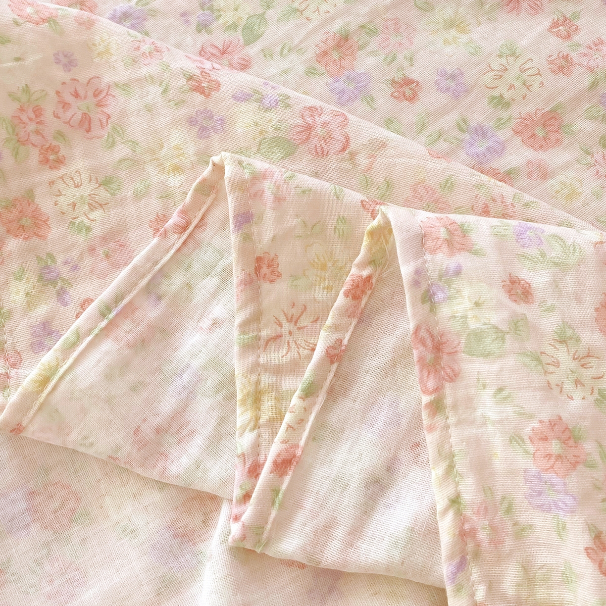 91家纺网 家纺一手货源 找家纺 春皖家纺 2026新款A类全棉有氧双层纱印花四件套单品系列-单床单 旧梦朝花