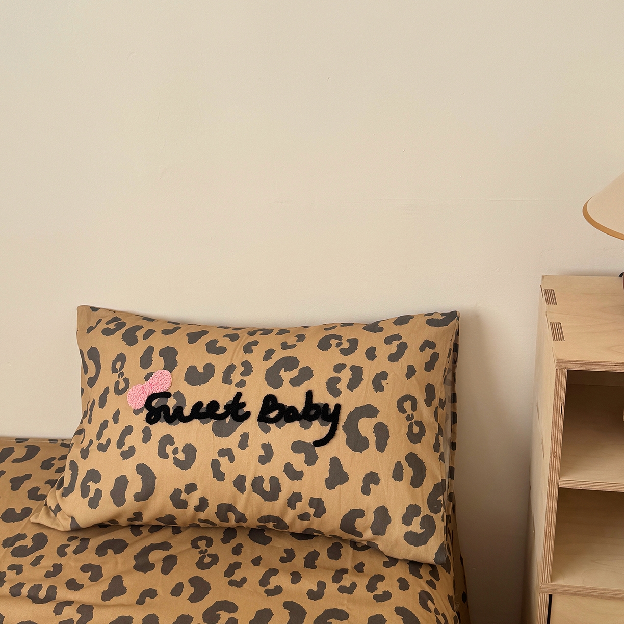 91家纺网 家纺一手货源 找家纺 桃喜 2026新款40支全棉12868四件套-黑皮猫猫 黑皮猫猫咖