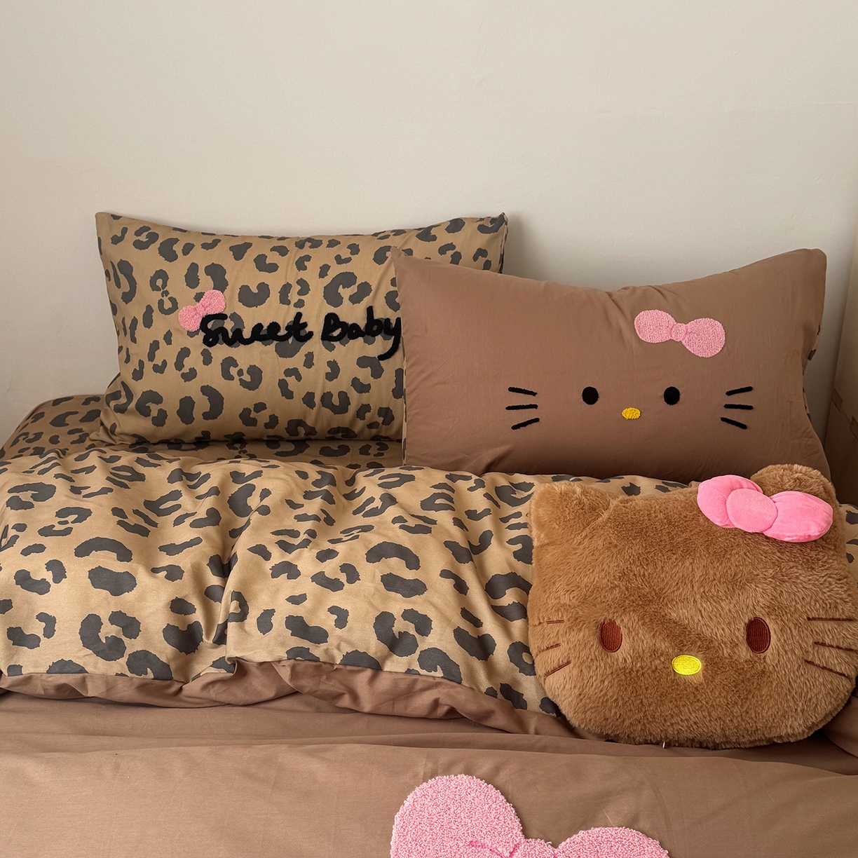 91家纺网 家纺一手货源 找家纺 桃喜 2026新款40支全棉12868四件套-黑皮猫猫 黑皮猫猫咖