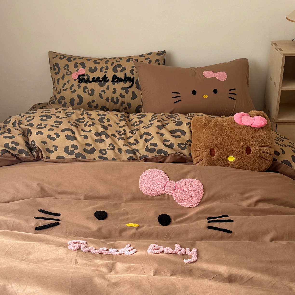 91家纺网 家纺一手货源 找家纺 桃喜 2026新款40支全棉12868四件套-黑皮猫猫 黑皮猫猫咖