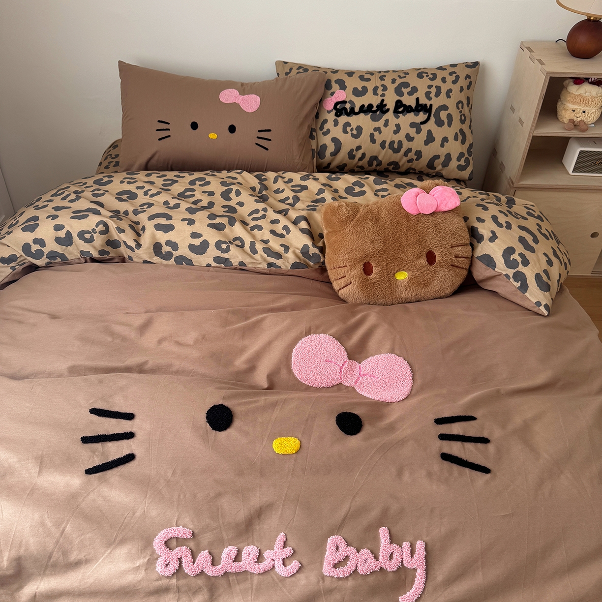 91家纺网 家纺一手货源 找家纺 桃喜 2026新款40支全棉12868四件套-黑皮猫猫 黑皮猫猫咖