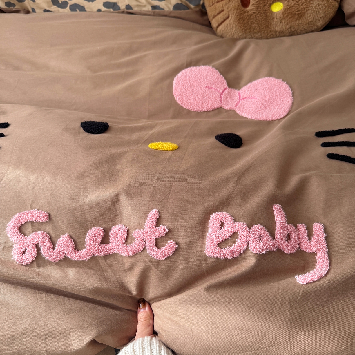 91家纺网 家纺一手货源 找家纺 桃喜 2026新款40支全棉12868四件套-黑皮猫猫 黑皮猫猫咖