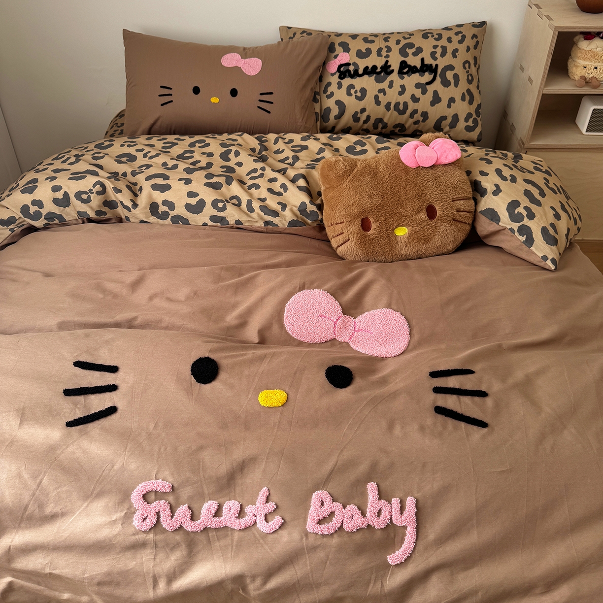 91家纺网 家纺一手货源 找家纺 桃喜 2026新款40支全棉12868四件套-黑皮猫猫 黑皮猫猫咖