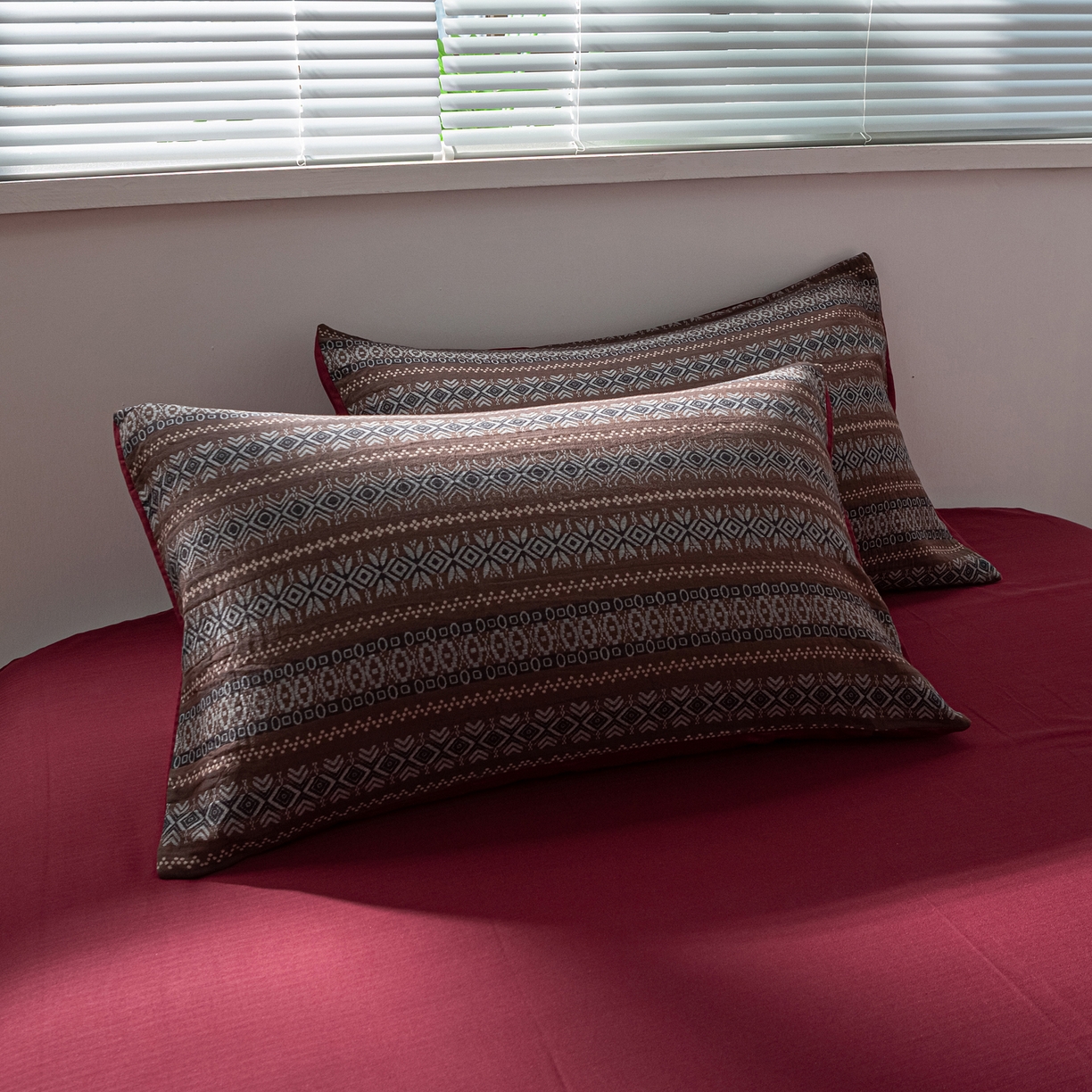 91家纺网 家纺一手货源 找家纺 仰望棉麻双层纱供应链 2025新款全棉色织提花双层纱四件套-波西米亚狂想曲 波西米亚-红色