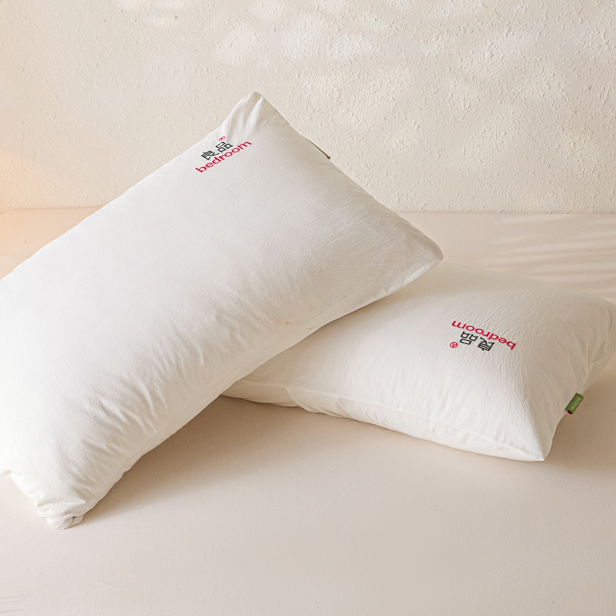 91家纺网 家纺一手货源 找家纺 芬晴家纺 2026新款条纹纯色良品刺绣枕套 纯色-白