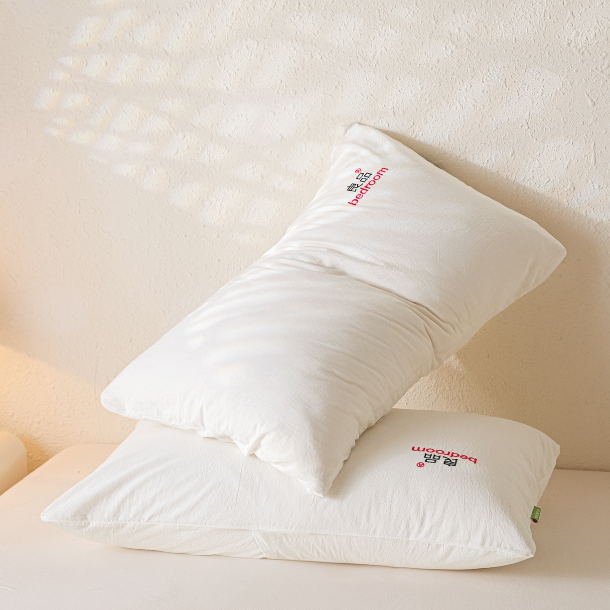 91家纺网 家纺一手货源 找家纺 芬晴家纺 2026新款条纹纯色良品刺绣枕套 纯色-白