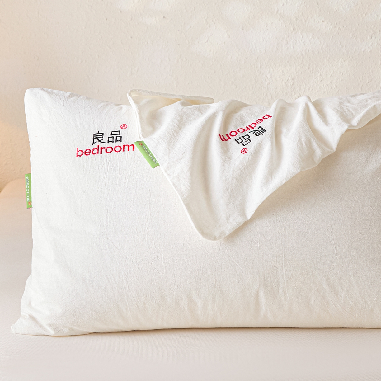 91家纺网 家纺一手货源 找家纺 芬晴家纺 2026新款条纹纯色良品刺绣枕套 纯色-白