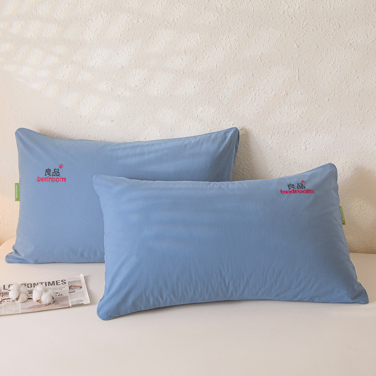 91家纺网 家纺一手货源 找家纺 芬晴家纺 2026新款条纹纯色良品刺绣枕套 纯色-雾蓝