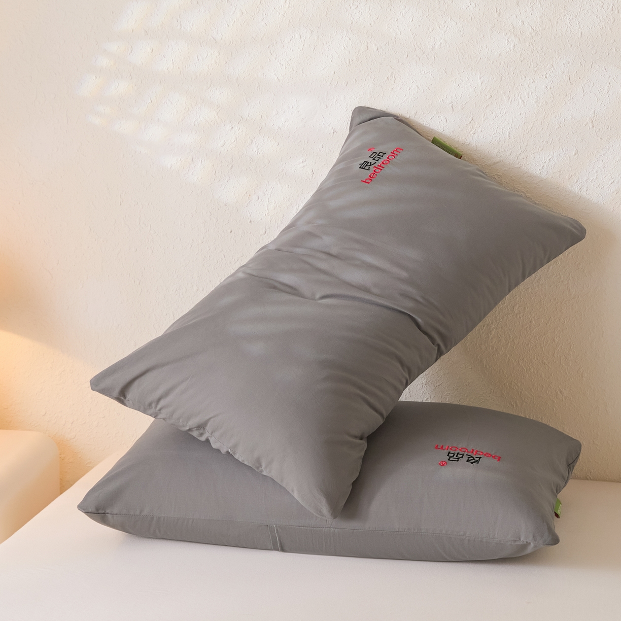 91家纺网 家纺一手货源 找家纺 芬晴家纺 2026新款条纹纯色良品刺绣枕套 纯色-岩灰