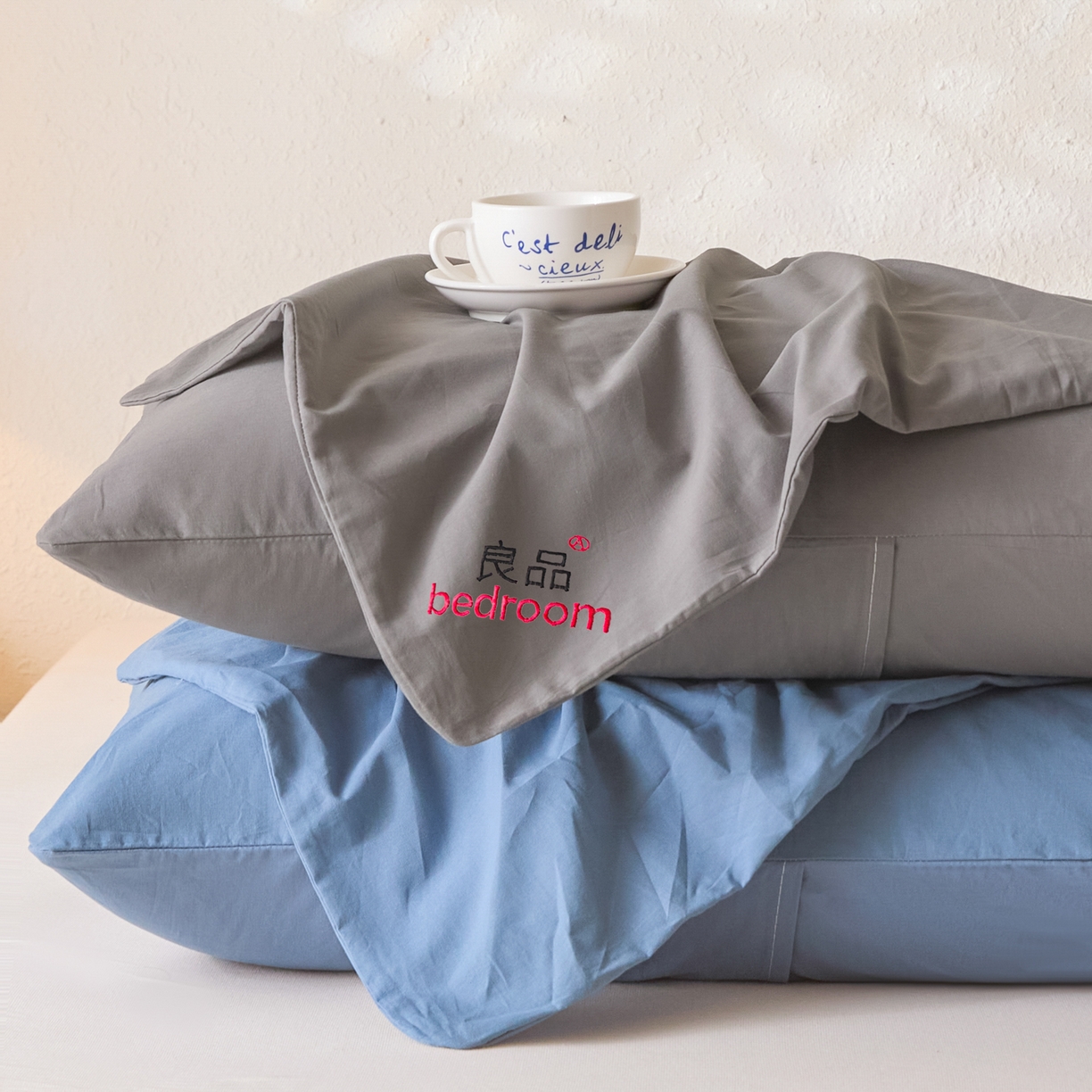 91家纺网 家纺一手货源 找家纺 芬晴家纺 2026新款条纹纯色良品刺绣枕套 纯色-岩灰