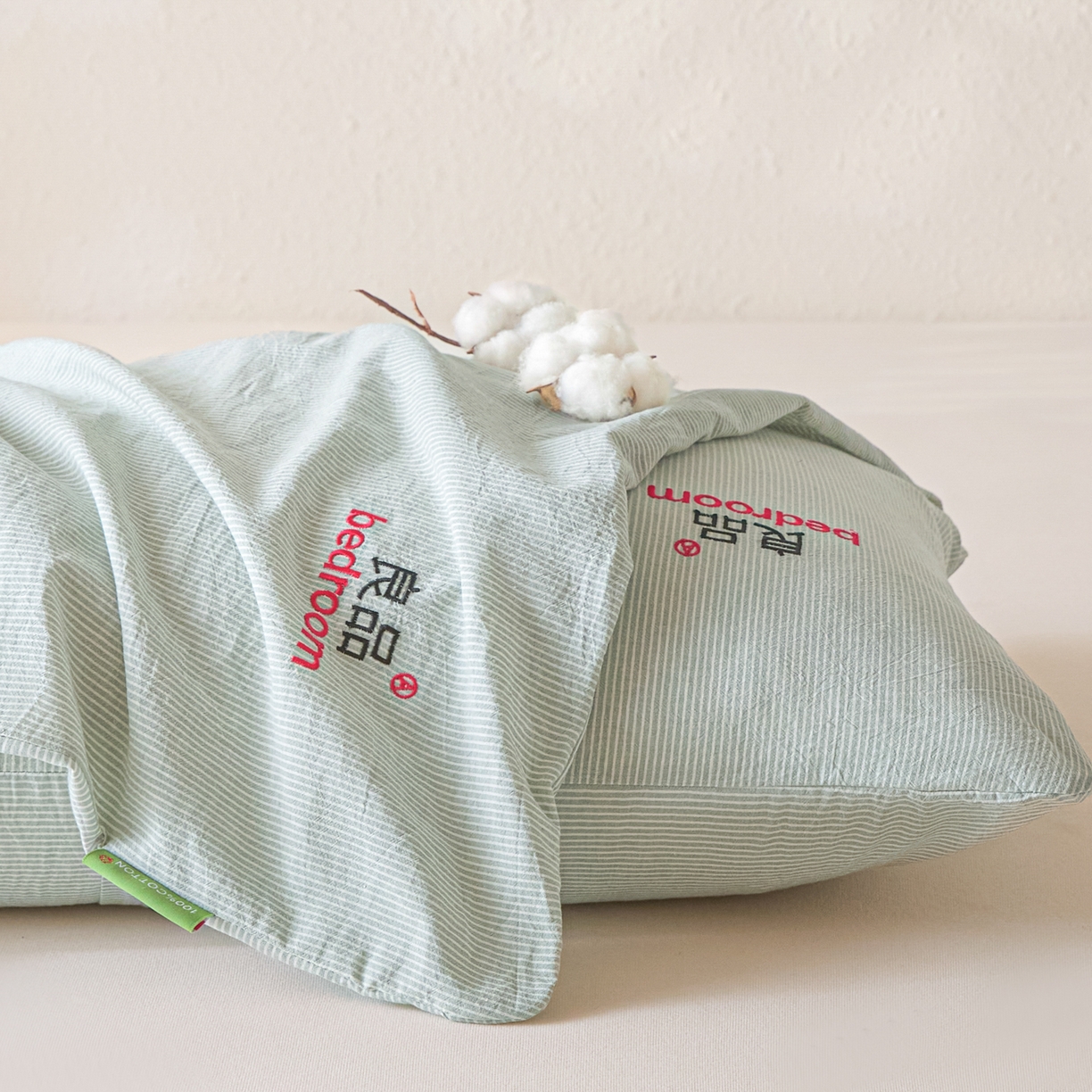 91家纺网 家纺一手货源 找家纺 芬晴家纺 2026新款条纹纯色良品刺绣枕套 条纹-果绿