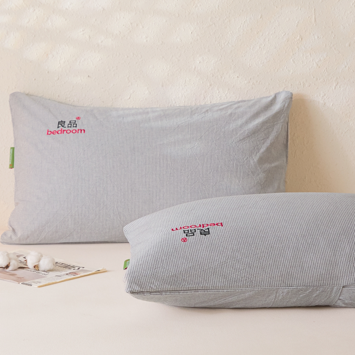 91家纺网 家纺一手货源 找家纺 芬晴家纺 2026新款条纹纯色良品刺绣枕套 条纹-灰