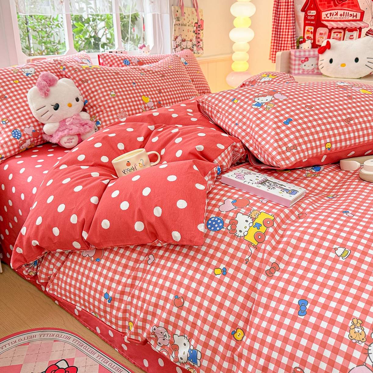 91家纺网 家纺一手货源 找家纺 朵希曼 2026新款三丽鸥全棉印花四件套系列 红格凯蒂