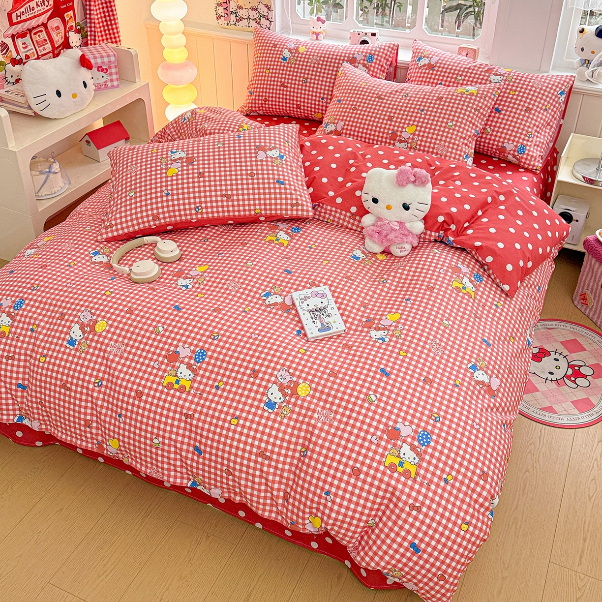 91家纺网 家纺一手货源 找家纺 朵希曼 2026新款三丽鸥全棉印花四件套系列 红格凯蒂