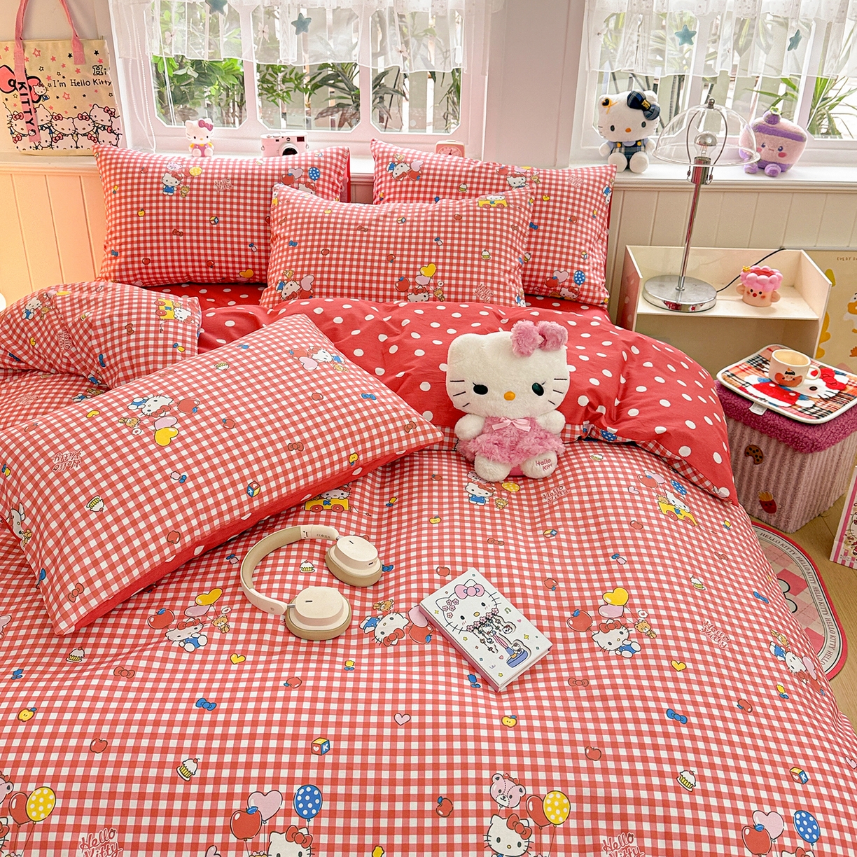 91家纺网 家纺一手货源 找家纺 朵希曼 2026新款三丽鸥全棉印花四件套系列 红格凯蒂