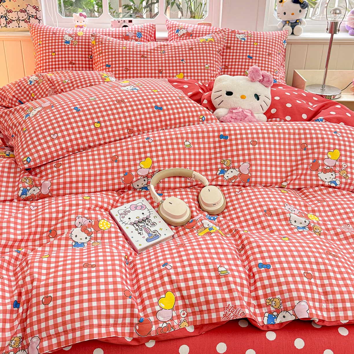 91家纺网 家纺一手货源 找家纺 朵希曼 2026新款三丽鸥全棉印花四件套系列 红格凯蒂