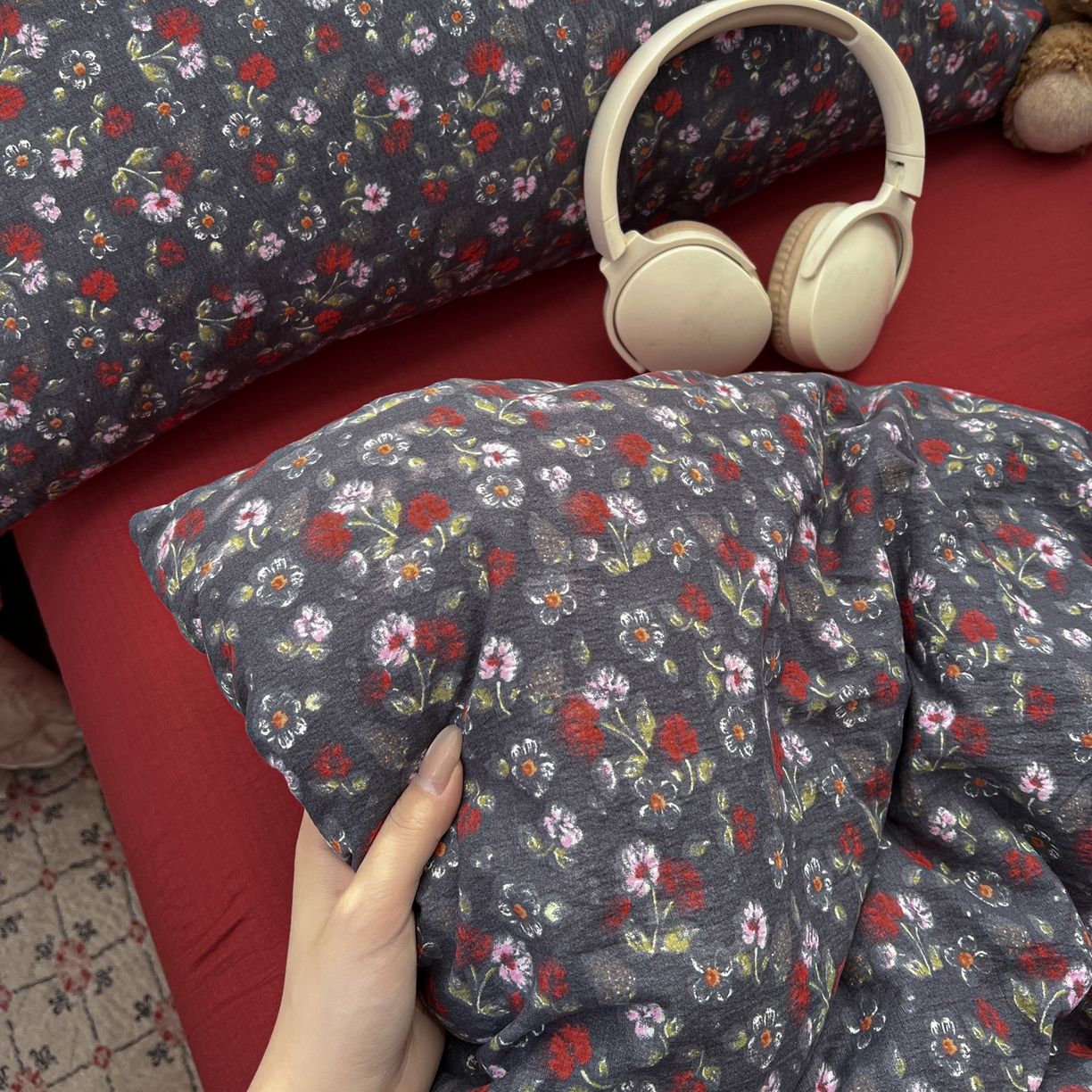 91家纺网 家纺一手货源 找家纺 水木坊 2026新款云感简单款系列四件套 暗夜玫瑰