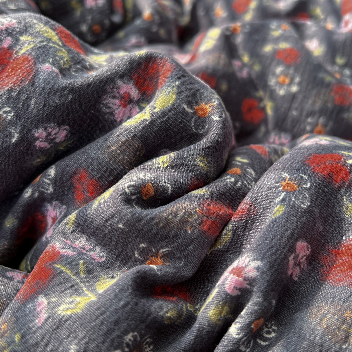 91家纺网 家纺一手货源 找家纺 水木坊 2026新款云感简单款系列四件套 暗夜玫瑰