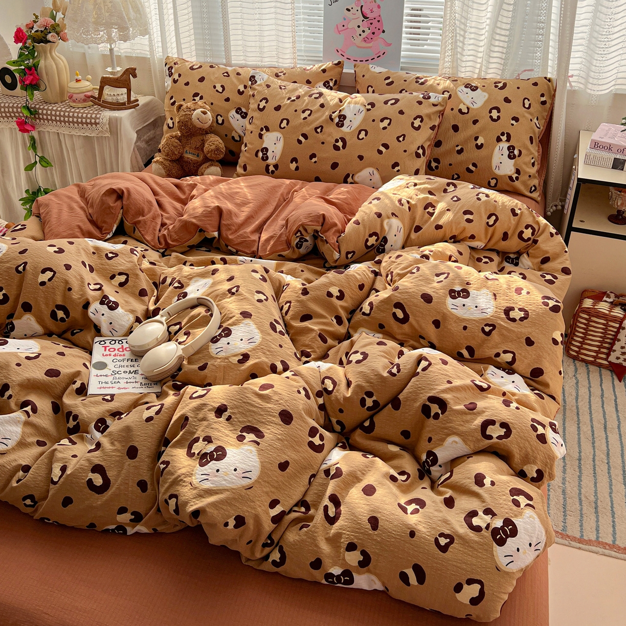 91家纺网 家纺一手货源 找家纺 水木坊 2026新款云感简单款系列四件套 大脸二胡猫咖