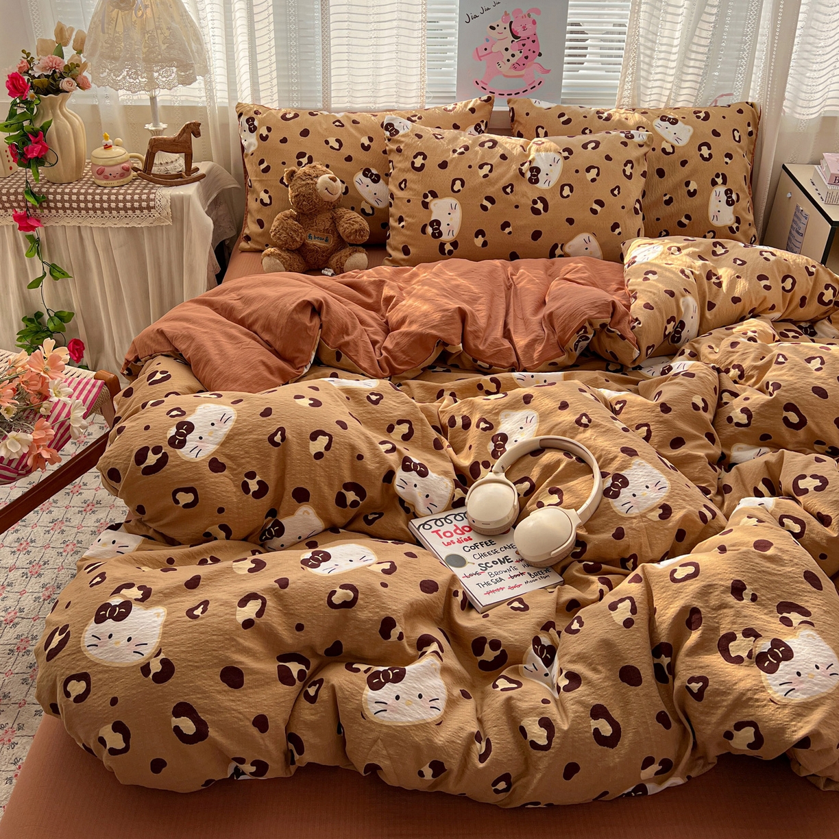 91家纺网 家纺一手货源 找家纺 水木坊 2026新款云感简单款系列四件套 大脸二胡猫咖