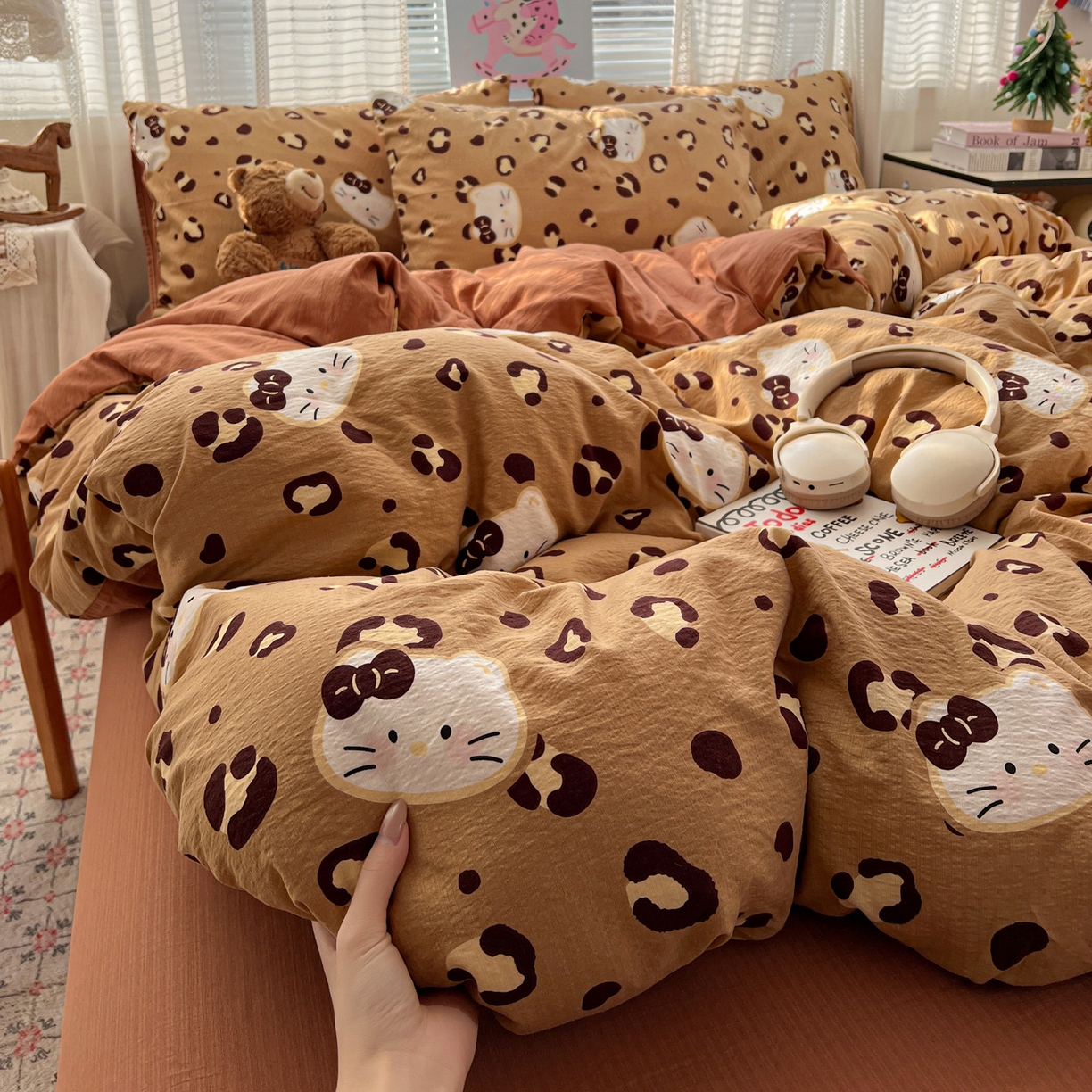 91家纺网 家纺一手货源 找家纺 水木坊 2026新款云感简单款系列四件套 大脸二胡猫咖