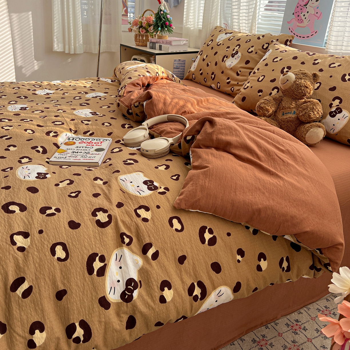 91家纺网 家纺一手货源 找家纺 水木坊 2026新款云感简单款系列四件套 大脸二胡猫咖